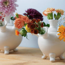 Load image into Gallery viewer, Tulip vase with feet - White - Ceramic - 14 cm