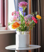 Load image into Gallery viewer, Tulip vase cylinder - White - 16 cm