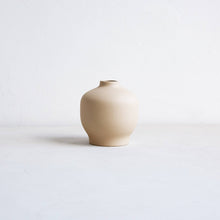 Load image into Gallery viewer, Ceramic Blossom Vase, Sand
