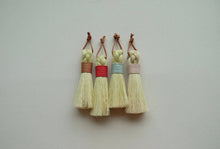 Load image into Gallery viewer, Round Whisk Table Broom
